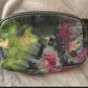 Lululemon Gray Mesh Interior Bag